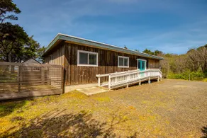 ”San Marine Serenity” a pet friendly beach oasis! - Image 3