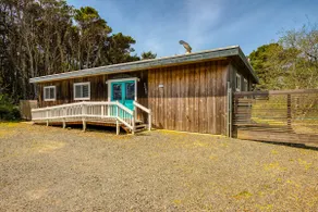 ”San Marine Serenity” a pet friendly beach oasis! - Image 4