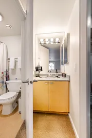 Quiet Belltown/Downtown Loft-Top Floor Unit - A/C - Image 5
