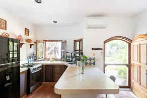 Stylish and HUGE home -1 Minute walk to the beach - Image 4