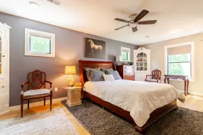 Ivy Cottage Off Broadway - Image 3