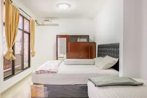 Sentul City 5 Bedrooms Vacation House - Image 4