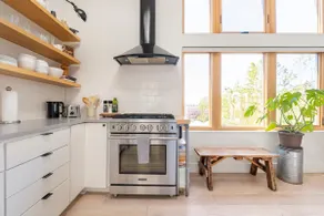 Architectural Gem, Light-filled, Modern & Cosy - Image 4