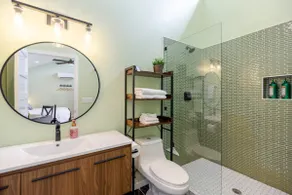Modern Guest House + Private Yard + Pet Friendly! - Image 4