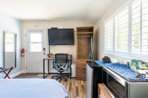 Malibu Room-Remodeled Entire Place-Quiet&Private - Image 2