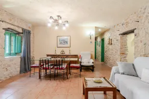 La Rajoleria, old tiled with private pool - Image 3