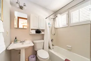 Garden Retreat | Historic District | Walk Downtown - Image 5