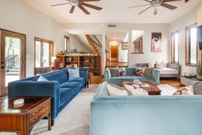 Large Mid-Century Home w/Bay View & Ancient Trees - Image 4