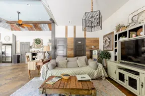 Private Barn Hot Tub. Pool. Outdoor Fireplace. - Image 2