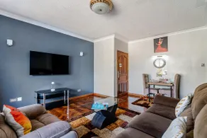 Upscale King Size Bed in the Heart of Nairobi - Image 5