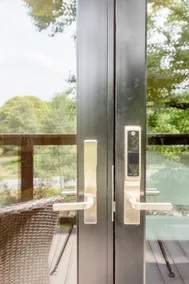 Luxury huge 1 Bedm suite w private entrance & pool - Image 5