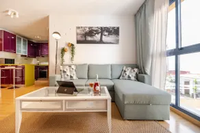 Explore Málaga from a Modern Apartment - Image 5
