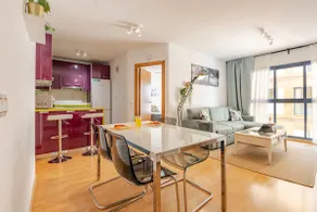 Explore Málaga from a Modern Apartment - Image 2