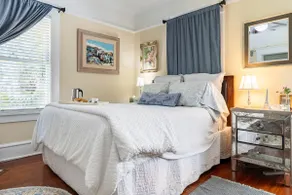 Penthouse Suite | Historic District |Walk Downtown - Image 2