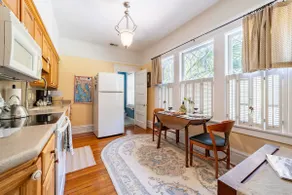 Penthouse Suite | Historic District |Walk Downtown - Image 5