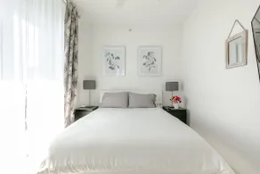 Walk to the beach! Lovely one bedroom with pool. - Image 2
