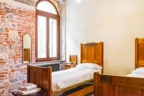 Spazio Seicentesco: Historic Downtown Apartment - Image 2