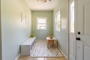Kid-friendly 3/2 Home, 3 Mins to Downtown + Deck - Image 3