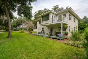 Relaxing 2BR Lakeview Retreat Close to Attractions - Image 5