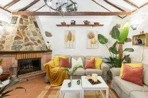Las Casas de la Rueda - El Patio - Image 4