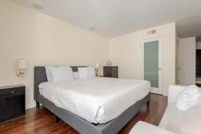 Luxury Condo UCLA Westwood CONTACT FOR SHORT STAYS - Image 5