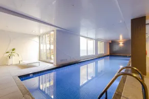 Lux 2BR Apt on Hindmarsh SQ-Pool-Gym-Parking - Image 3