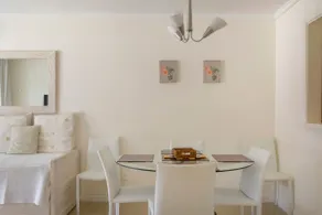 Impeccable apartment for 3 people in the Peninsula - Image 4