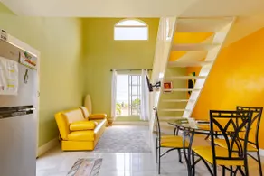 Peaceful Loft Getaway w/Parking - Image 3