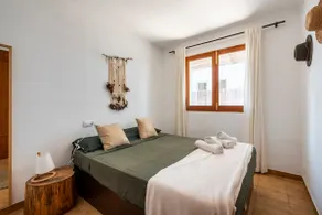 Casa reformada · BBQ+Chill out·1 min mar · Parking - Image 4