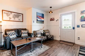 Immaculate, Cozy Home in the Heart of Downtown - Image 4