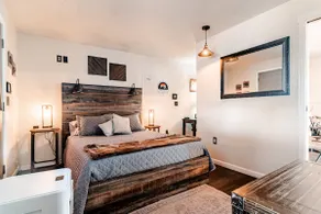 Immaculate, Cozy Home in the Heart of Downtown - Image 3