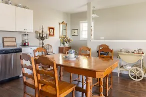 Horse Haven - 1 Bedroom Loft 8 Miles to TIEC - Image 2