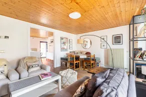 Vintage townhouse in village centre. Free wifi - Image 2