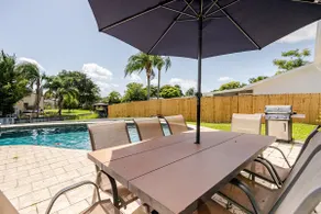 Last Minute Deals End Soon, Orlando Home Pool Dock - Image 4