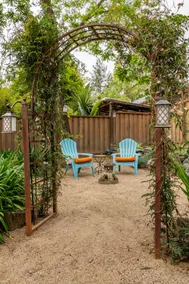 Lavender & Wine Oasis - Image 3