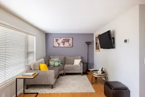 Lavender & Wine Oasis - Image 4