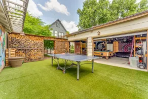 BrewhausNE;Hot-tub,pond,pizza oven, great location - Image 5