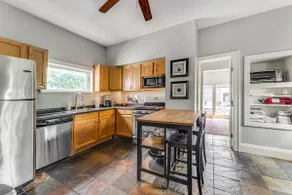 BrewhausNE;Hot-tub,pond,pizza oven, great location - Image 4