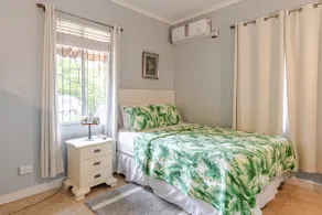 A Private Cottage Just Steps Away From the Beach and Hip Strip - Image 3
