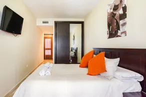 RONDA HOME, BELLE MAISON MODERNE + WIFI - Image 3