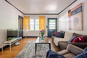 Tranquil Bungalow in Central Austin - Image 2