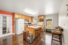 Ground Floor Upgraded Victorian in Alameda 2BR/1BA - Image 5