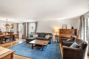 Ground Floor Upgraded Victorian in Alameda 2BR/1BA - Image 2