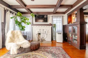 Rejuvenating 1913 Craftsman - Image 2