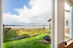 Bayview Cottage - Charming Family Friendly Home With a View - Image 3