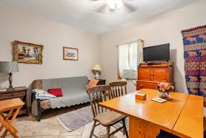 Tranquil Quiet Farm Horse Country Home Allow Pets - Image 2