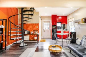 Historic Carriage House with 1BR Loft - Image 2