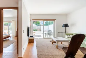 The Terrace - just 1min walk from the beach - Image 3