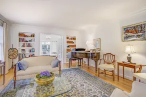 Exclusive Home in Upscale Chevy Chase - Image 2