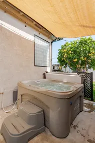 Private space w/bathroom/kitchen near the beach. - Image 3